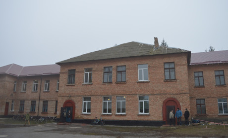 У Пристромах капітально ремонтують школу: замінили покрівлю й оновлять класи