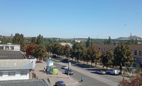 Школа у Новоукраїнці та будинок культури у Дачному: чи вгадаєте, де було зроблене фото 