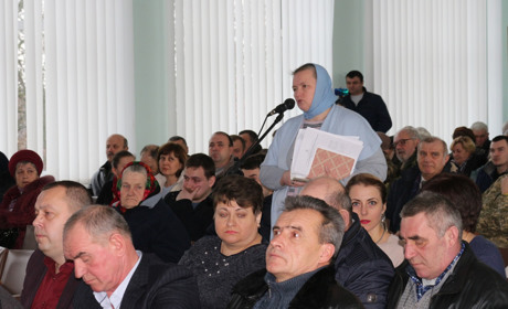 Сесія районної ради відбулася: чи зняли з посади в.о. директора лікарні Олену Фурсову