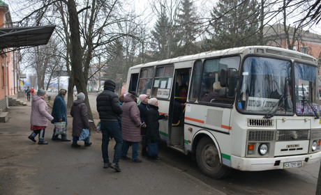 Для школярів Золотоноші діє знижка за проїзд,  але не для всіх