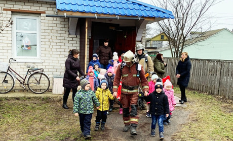 Рятувальники на Менщині масово перевіряють пожежну безпеку