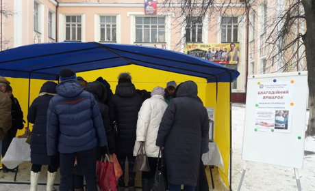 Благодійний ярмарок на підтримку Олени Новікової: скільки коштів вдалося зібрати на операцію