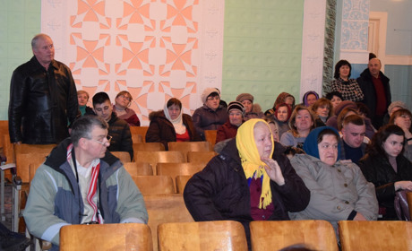 Громадські слухання: чи варто відбудовувати кінотеатр, якщо тренуватися можна у дитсадку?