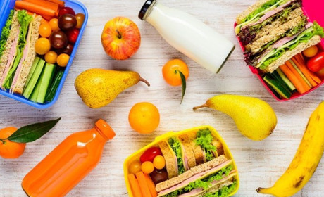 Шкільні перекуси: що покласти дитині у ланч-бокс