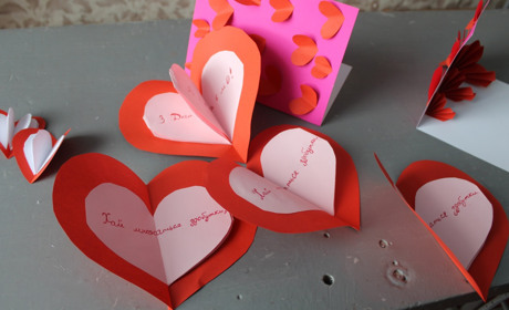 Покровські школярі зробили "валентинки" для воїнів-захисників