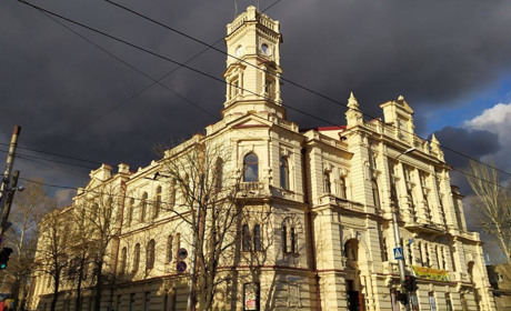 У Херсоні палають плавні