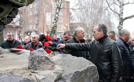 Фотофакт: в Барі вшанували учасників бойових дій на території інших держав