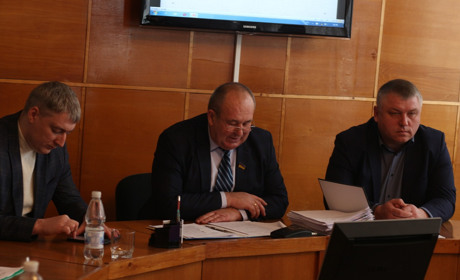 "Ні!" відміні мораторію на продаж землі: Добропільська райрада звернулася до Президента України