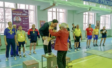 Перше місце серед гирьовиків на міжнародному турнірі - у сільського голови Сущан, що на Кагарличчині