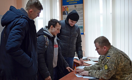 У Жмеринці призовникам роздали близько тисячі повісток