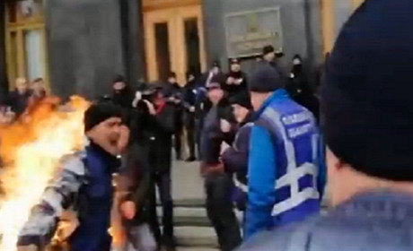 Самопідпал у Києві здійснив мешканець Новоіванівки Олександр Бурлаков