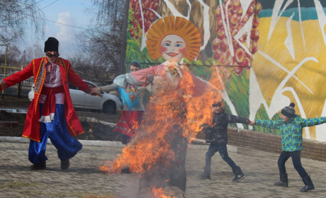 Як троїчани Масницю та Колодія святкували