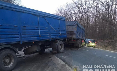 Під Куп'янським в автокатастрофі загинули подружжя троїчан, які їхали з заробітків з Києва