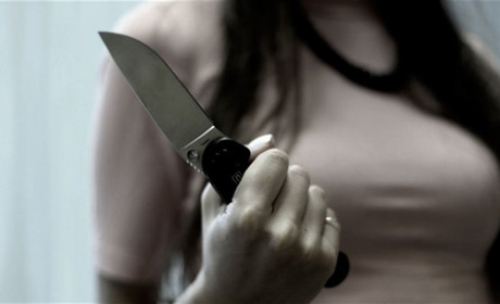 В Плавском мужчина, получивший ножом в грудь, чуть не умер до приезда скорой 