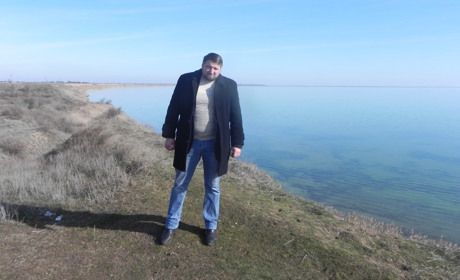 Председатель Червонского сельсовета ищет тех, кто мусорит, по выброшенным чекам