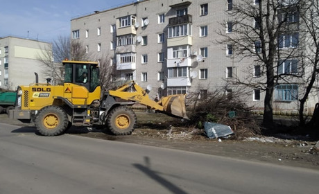 У Шостці почалось весняне прибирання
