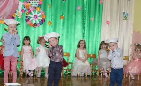 Вітання мамі: у садочках міста пройшли святкові ранки