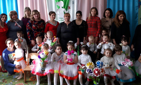 В Чонгарской «Красной Шапочке» женский праздник провели весело и интересно