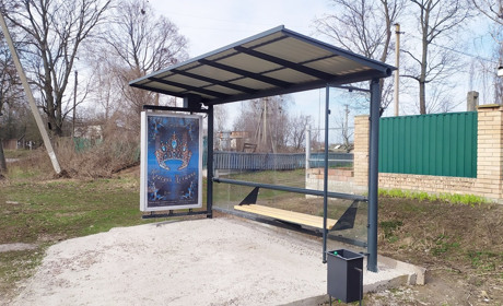 Вартість реконструкції автобусних зупинок у Мені завищили більш як удвічі. Чому так сталося
