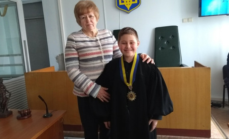 Уроки справедливості: Первомайський міськрайонний суд запросив у гості школярів