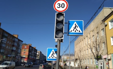 Фото дня: роботи по встановленню світлофорів розпочали