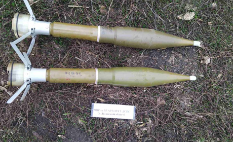 Поблизу Сватового рятувальники знайшли боєприпаси та підривники до снарядів