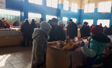 Карантин, поліцейські й хуртовина не завадили недільним торгам у Переяславі