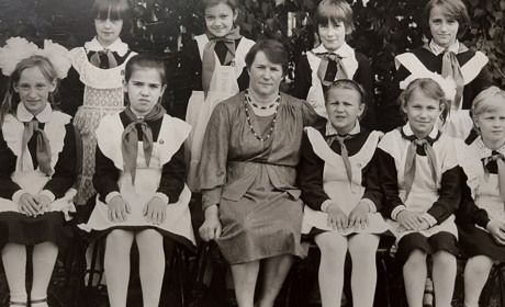 «Вона завжди була світлою». Про вчительку Галину Тіхонову розповіли її подруги
