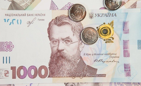 У квітні пенсіонерам доплатять по тисячі гривень