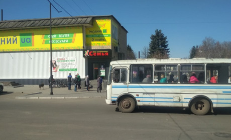 Супермаркеты в Попасной ограничили количество посетителей и продаваемого товара на время карантина
