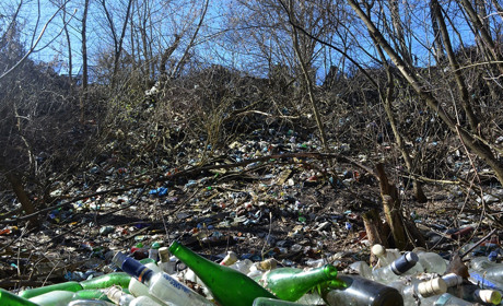 Протоколом по воді: чому підварчани сам-на-сам залишилися зі стихійними звалищами