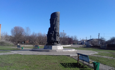 Геть від Москви чи навіки разом? Що робити з пам’ятниками, які виконують роль ідеологічної отрути