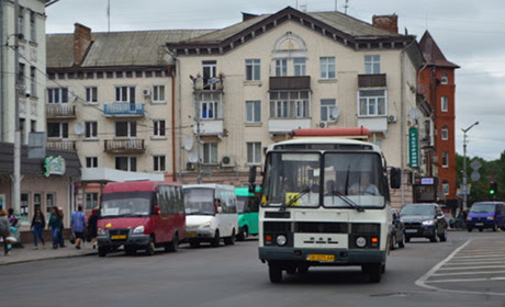 У Ніжині зупиняють роботу пасажирського автомобільного транспорту