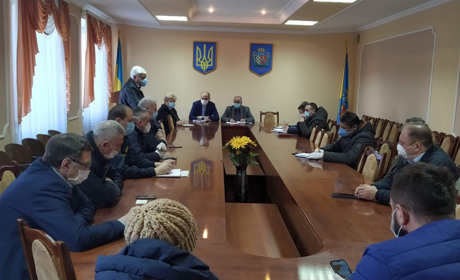 На Чортківщині реагуватимуть на факти завищення цін на дефіцитні медикаменти і продукти харчування
