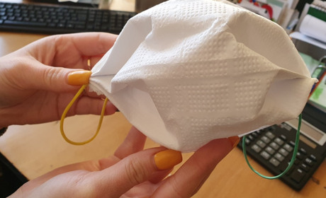 Робимо захисну маску своїми руками