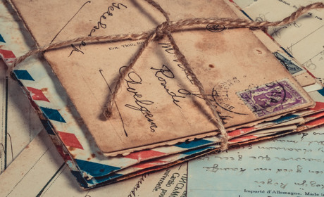 Кому і навіщо писати паперові листи? Чи притримуються кагарличани та ржищівчани "доцифрової" звички