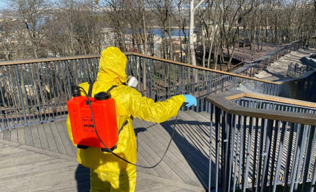 По всій Україні запроваджено режим надзвичайної ситуації та продовжено карантин до 24 квітня