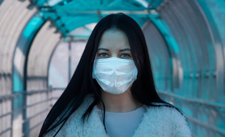 Штрафи та позбавлення волі. Яку відповідальність за порушення карантину нестимуть українці