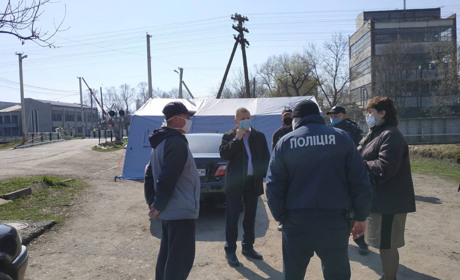 У Лужанах заблоковані виїзди з усіх доріг, окрім траси Н-10: список вулиць