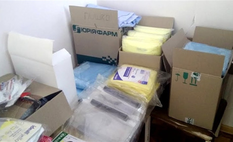 Медики Вараша отримали привезене з Китаю необхідне під час пандемії медичне обладнання