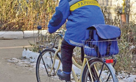 Укрпошта безкоштовно відправляє і доставляє медикам засоби індивідуального захисту