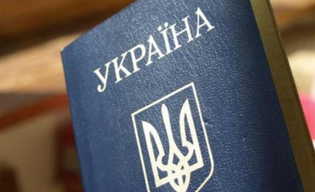 Із 6 квітня українцям заборонили виходити з дому без документів та ходити групою більш ніж із 2 осіб