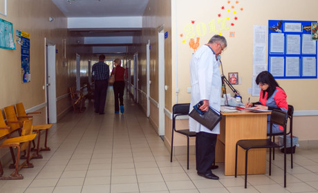 Які обов’язкові обстеження потрібно проходити людині: роз’яснює лікар