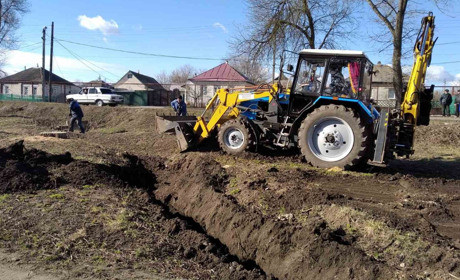 Троїцькі комунальники прибрали п'ять стихійних смітника