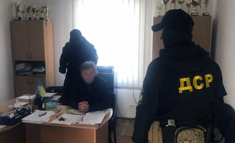 Поліція затримала голову Полицької ОТГ по факту вимагання хабара у сумі 12 тисяч гривень