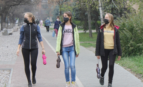 Фотоподборка. Никопольчане в масках