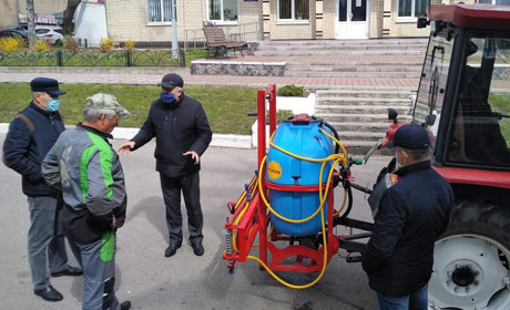 Дезінфекцію тротуарів у Кагарлику відтепер проводять за допомогою нової техніки