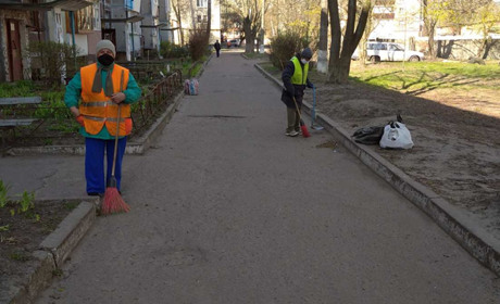 Ми дбаємо про ваші будинок і безпеку, а ви залишайтеся вдома та сплачуйте комунальні платежі онлайн!
