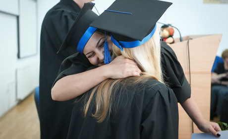 Табелі видадуть до 15 червня, а випускні вечори та останні дзвоники рекомендують відмінити: МОН