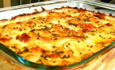 Рум’яні, домашні та ситні: рецепти смачних запіканок із м’ясом, сиром та овочами